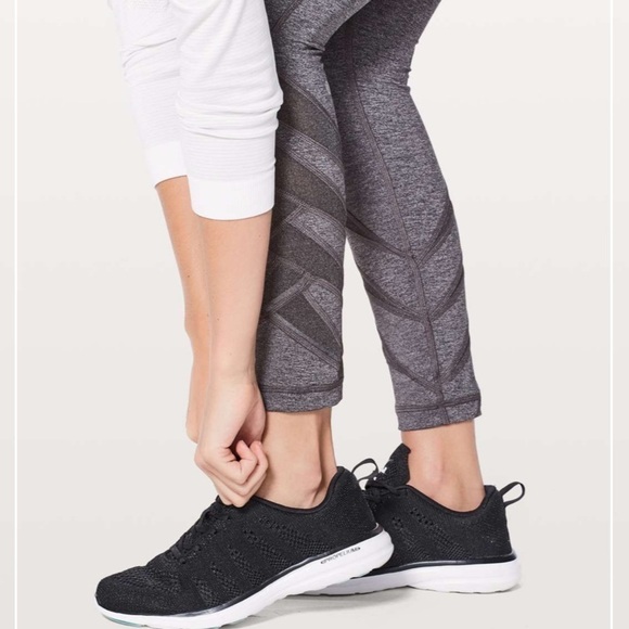 Lululemon Motionful 7/8 Tight 25" - Picture 3 of 7